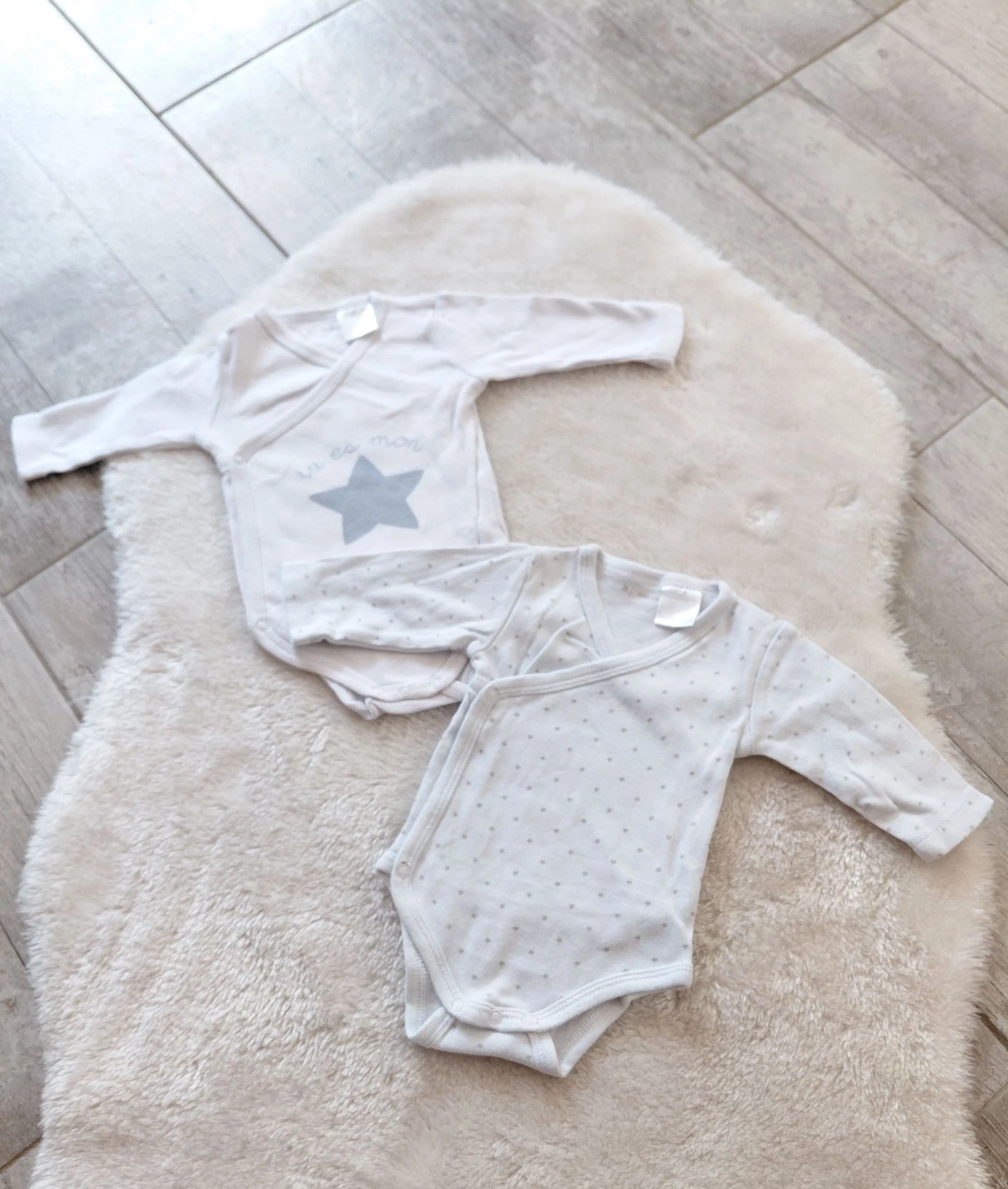 Lot de 2 bodies la redoute 1 mois 54 cm